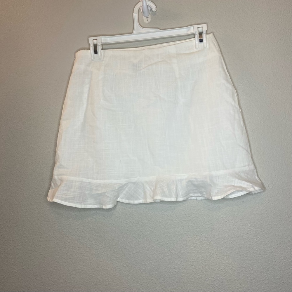 4/$20🛍️ White Ruffle Canvas White Skirt